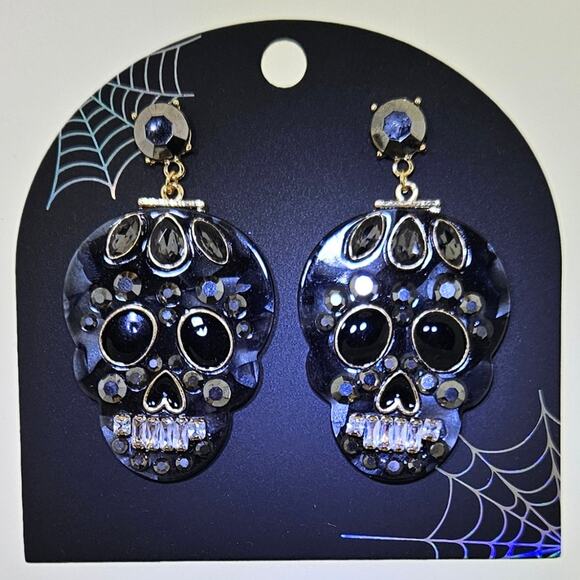 Large skull dangle earrings Never worn - Picture 1 of 4